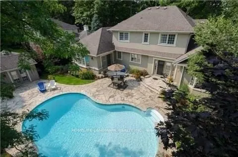 55 Ennisclare Drive W