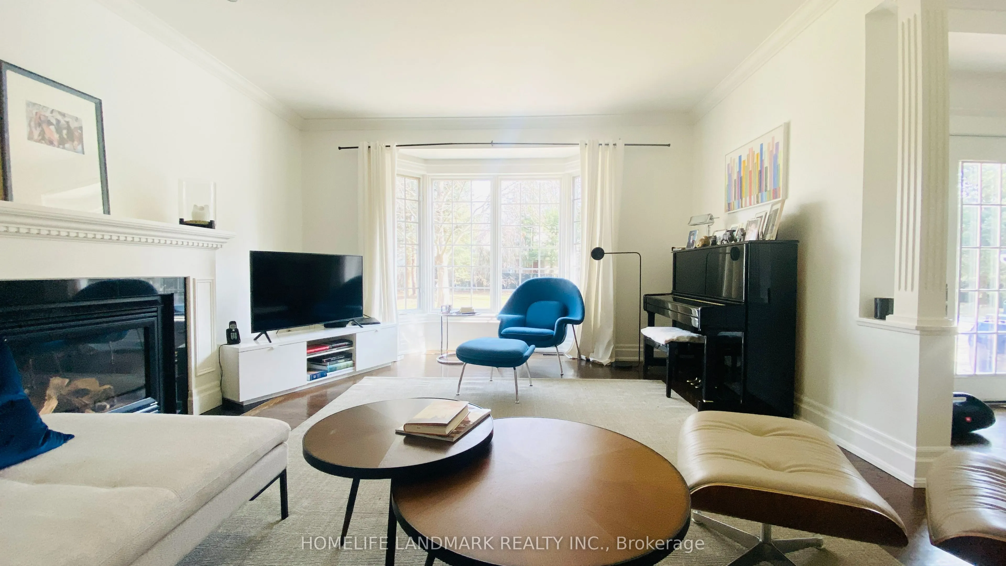 55 Ennisclare Drive W