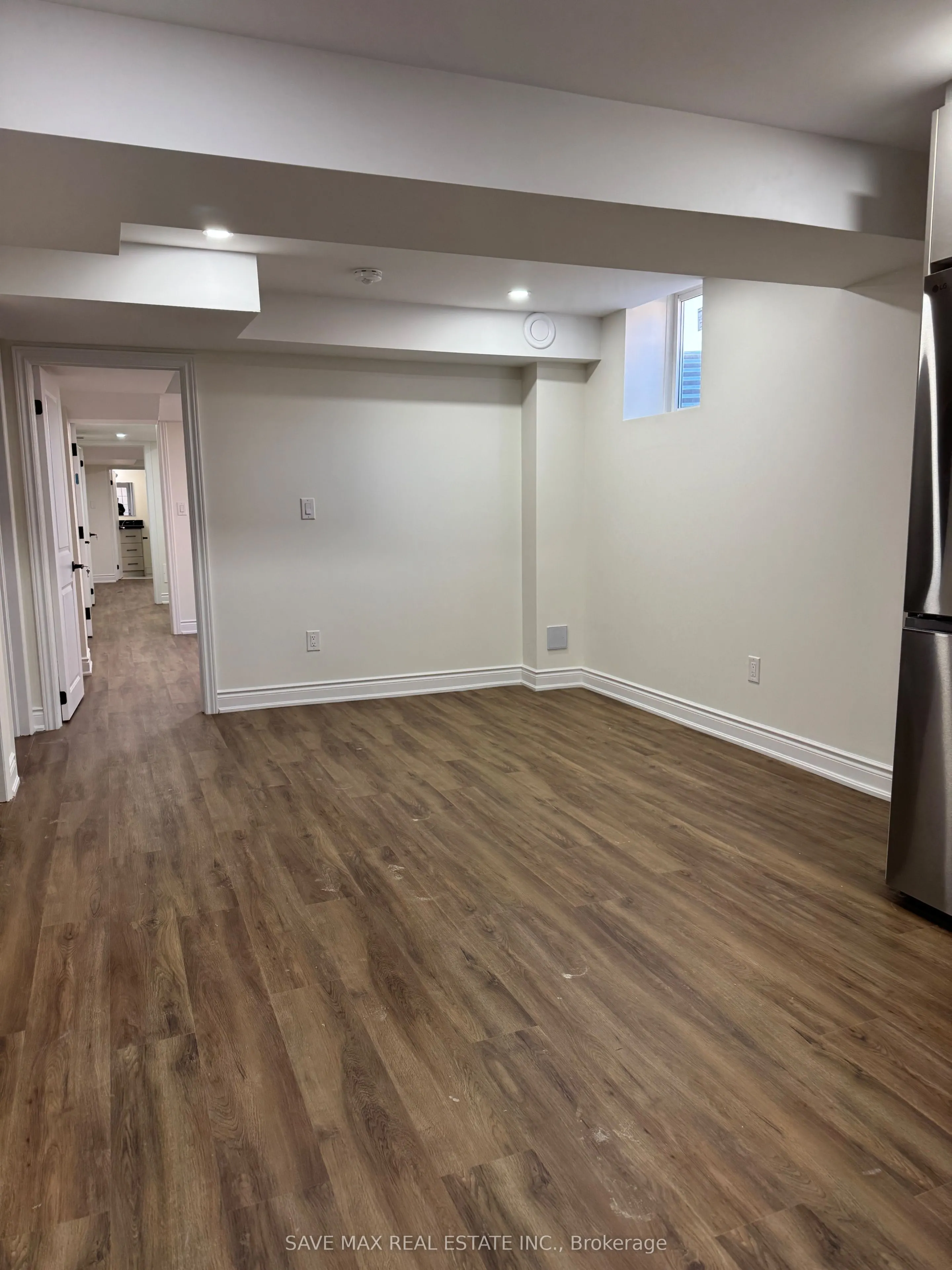 48 Sapwood Crescent, #lower