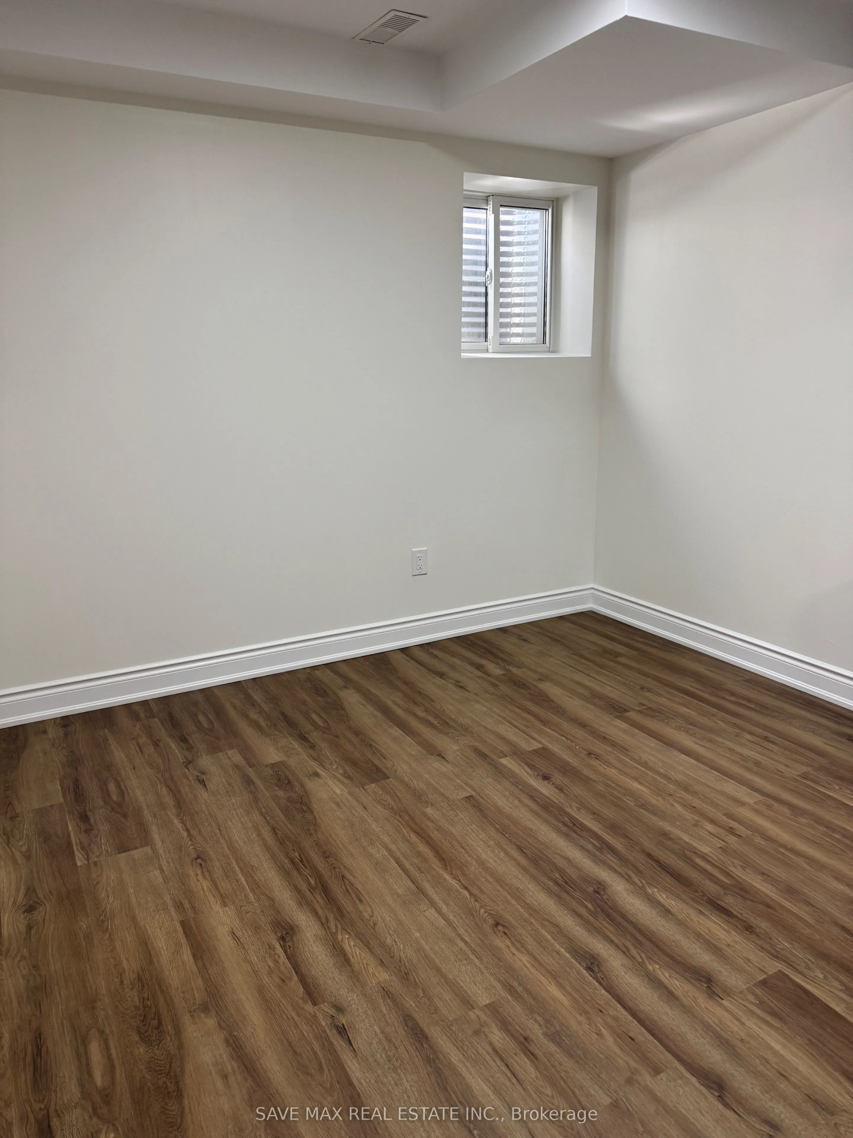 48 Sapwood Crescent, #lower