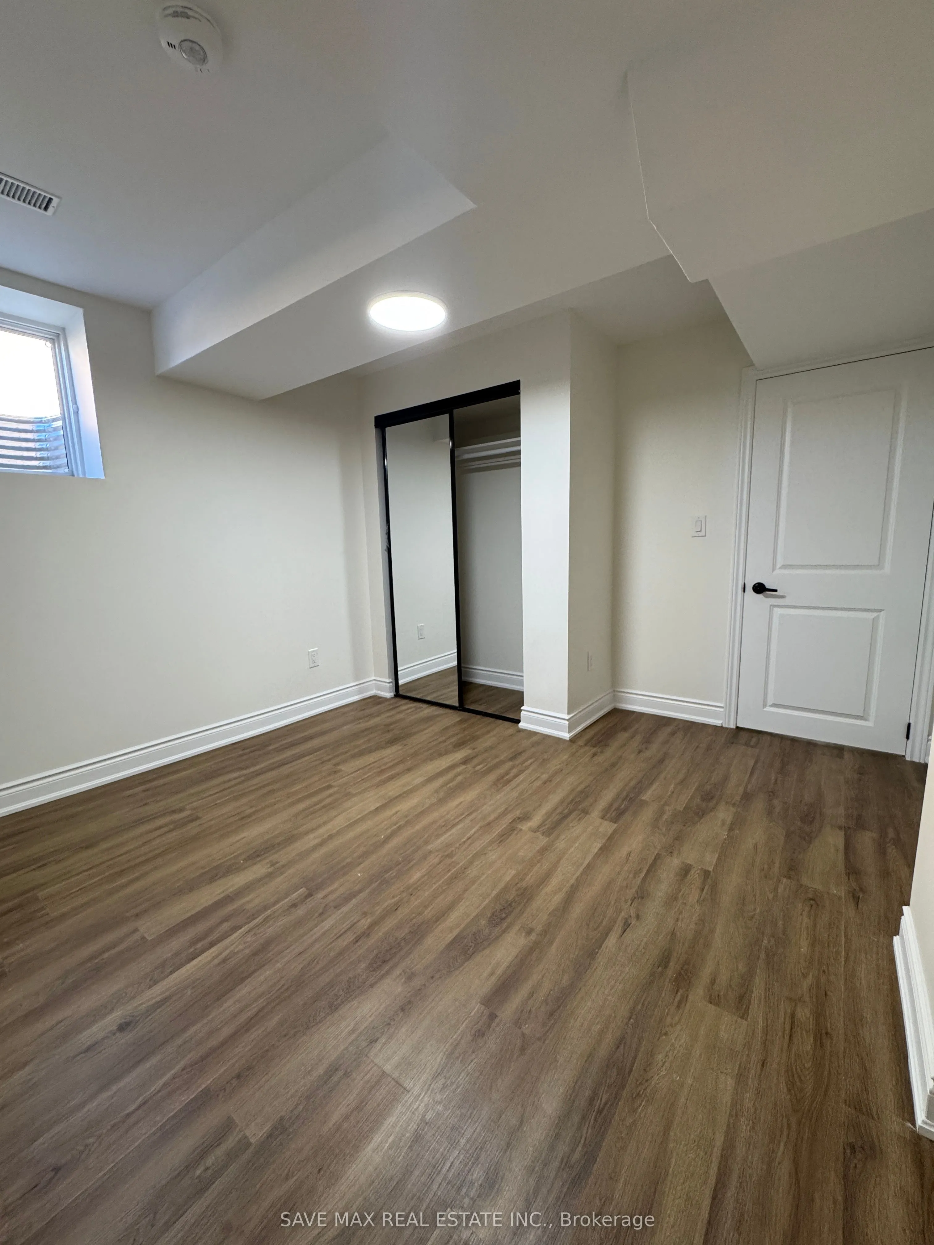 48 Sapwood Crescent, #lower