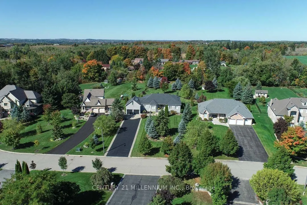 8 Castlewood Court