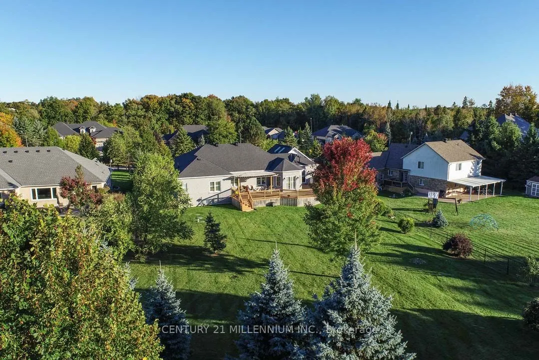 8 Castlewood Court