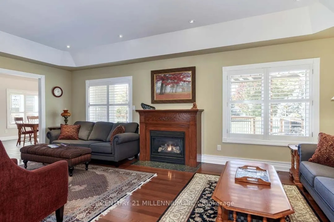 8 Castlewood Court