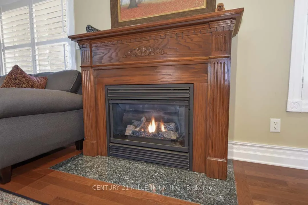 8 Castlewood Court