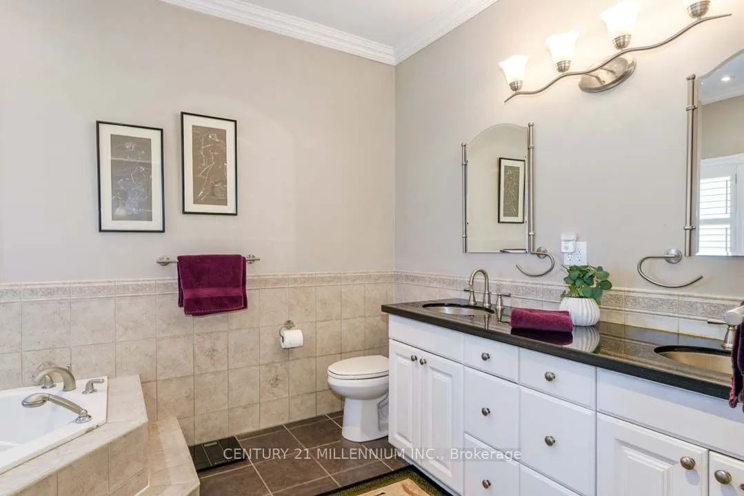 8 Castlewood Court