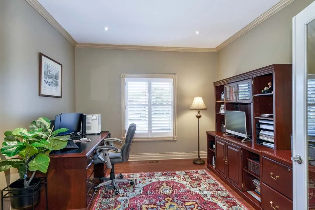 8 Castlewood Court