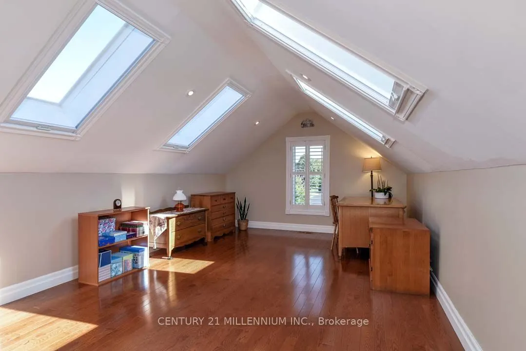 8 Castlewood Court