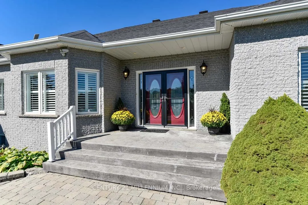 8 Castlewood Court