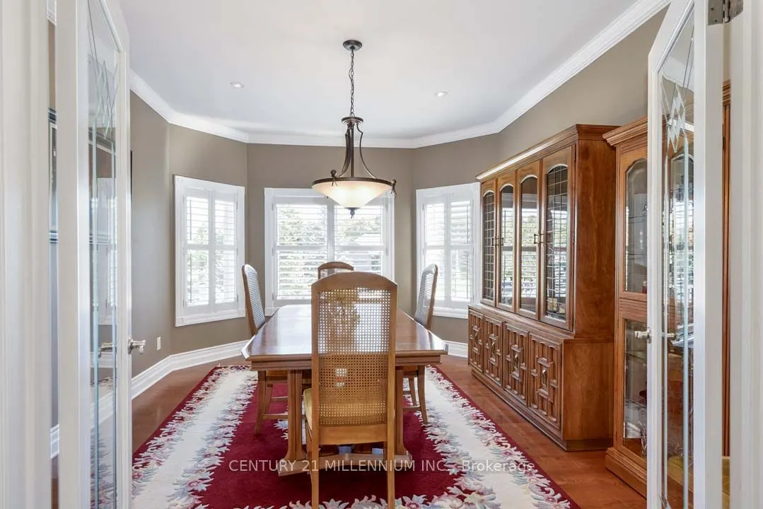8 Castlewood Court