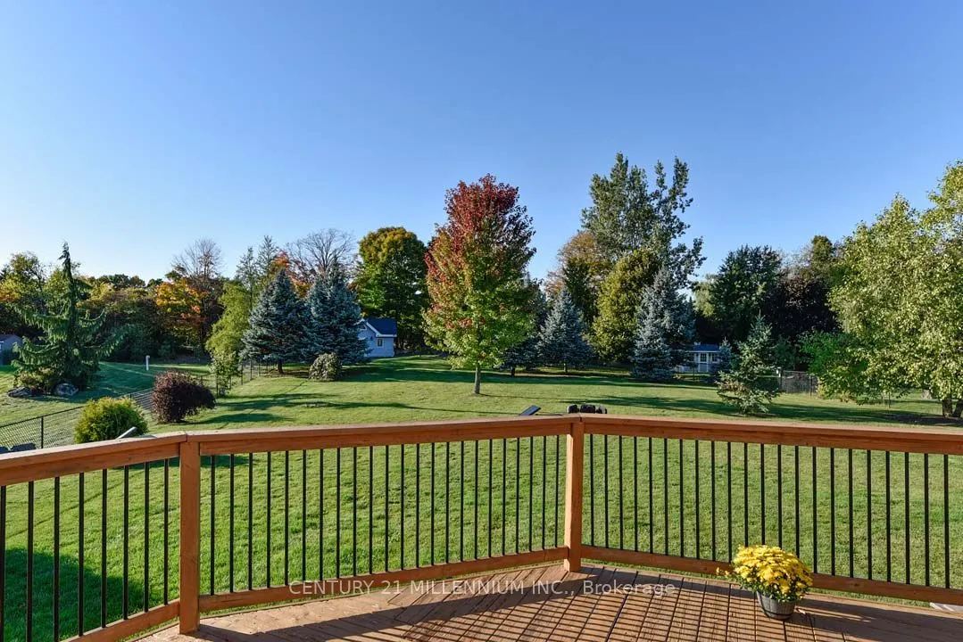 8 Castlewood Court