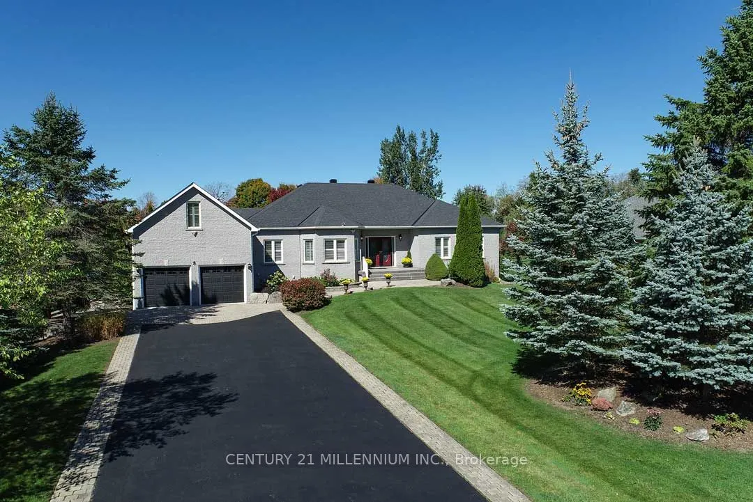 8 Castlewood Court
