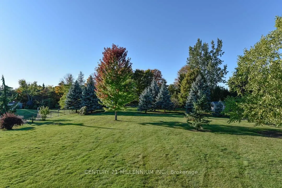 8 Castlewood Court