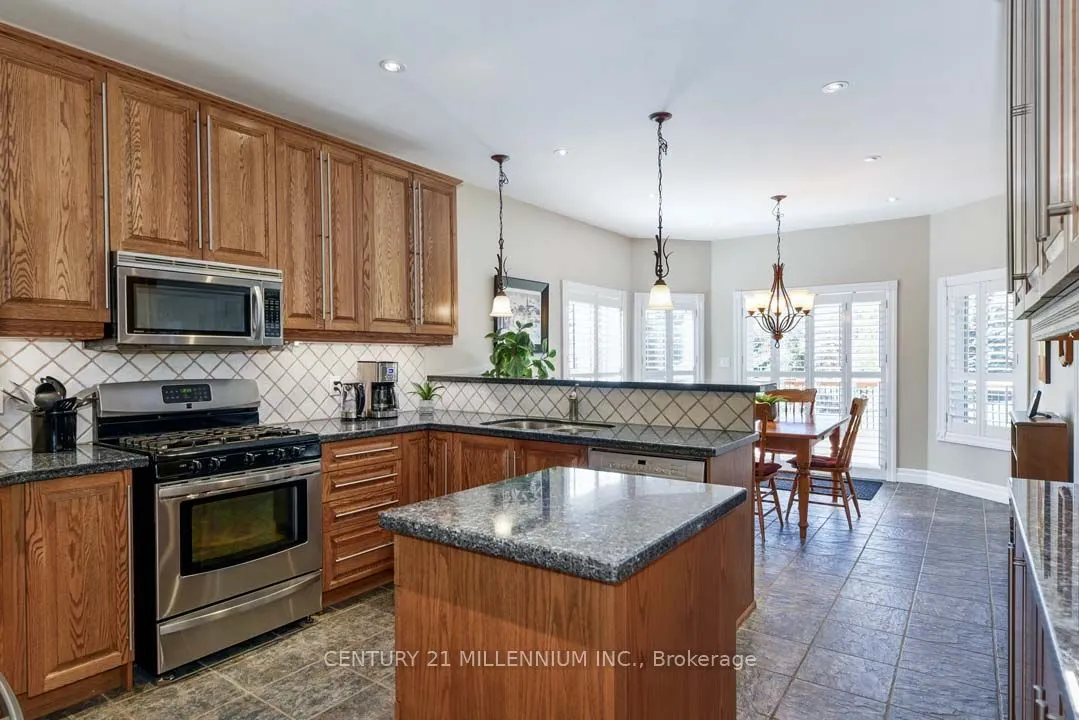 8 Castlewood Court
