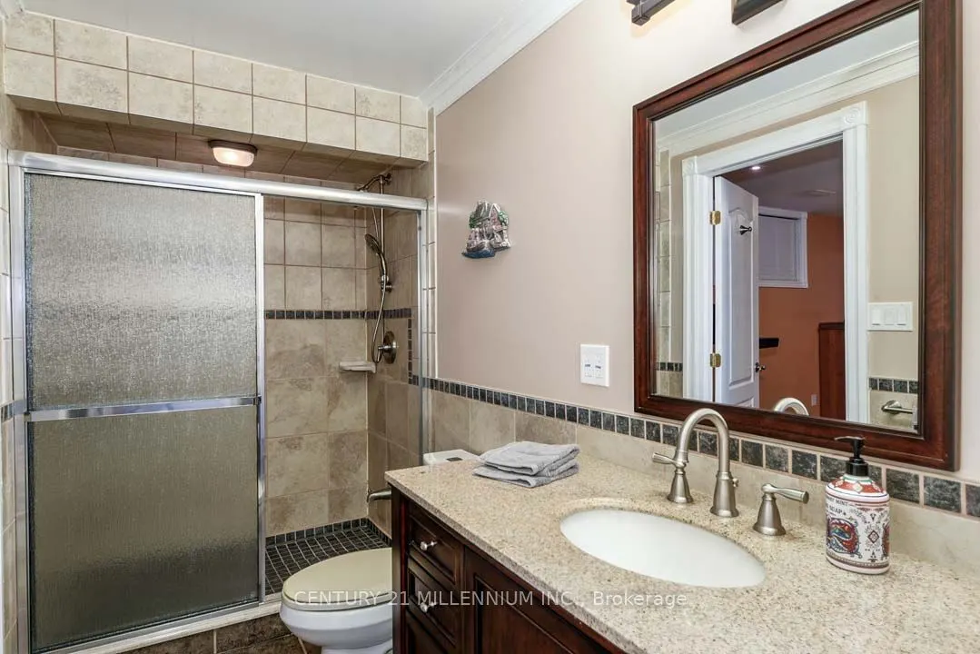8 Castlewood Court