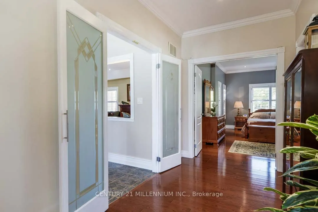 8 Castlewood Court