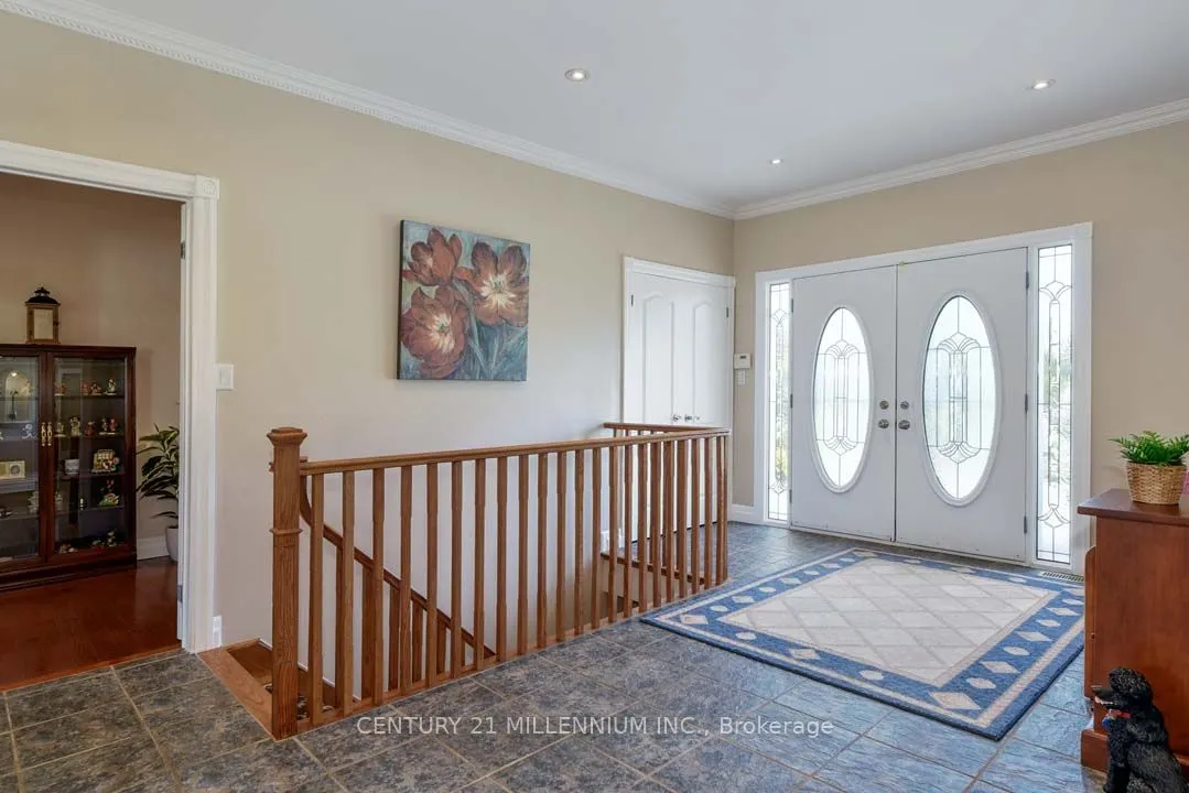 8 Castlewood Court