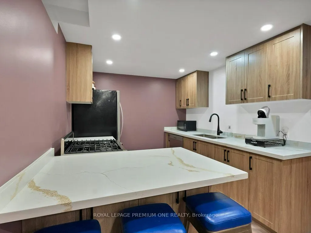 417 Kingsview Drive