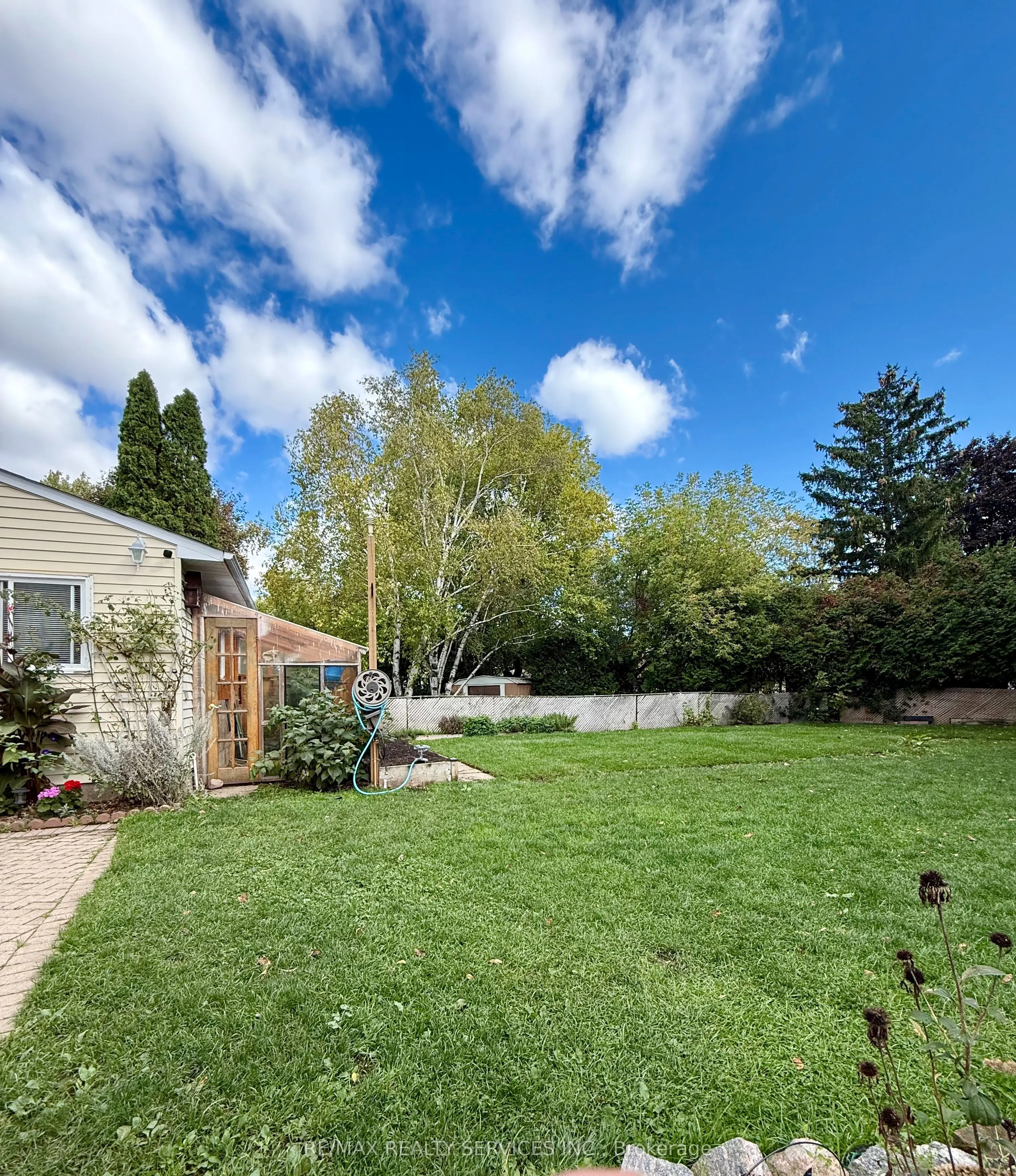 10 Minton Place