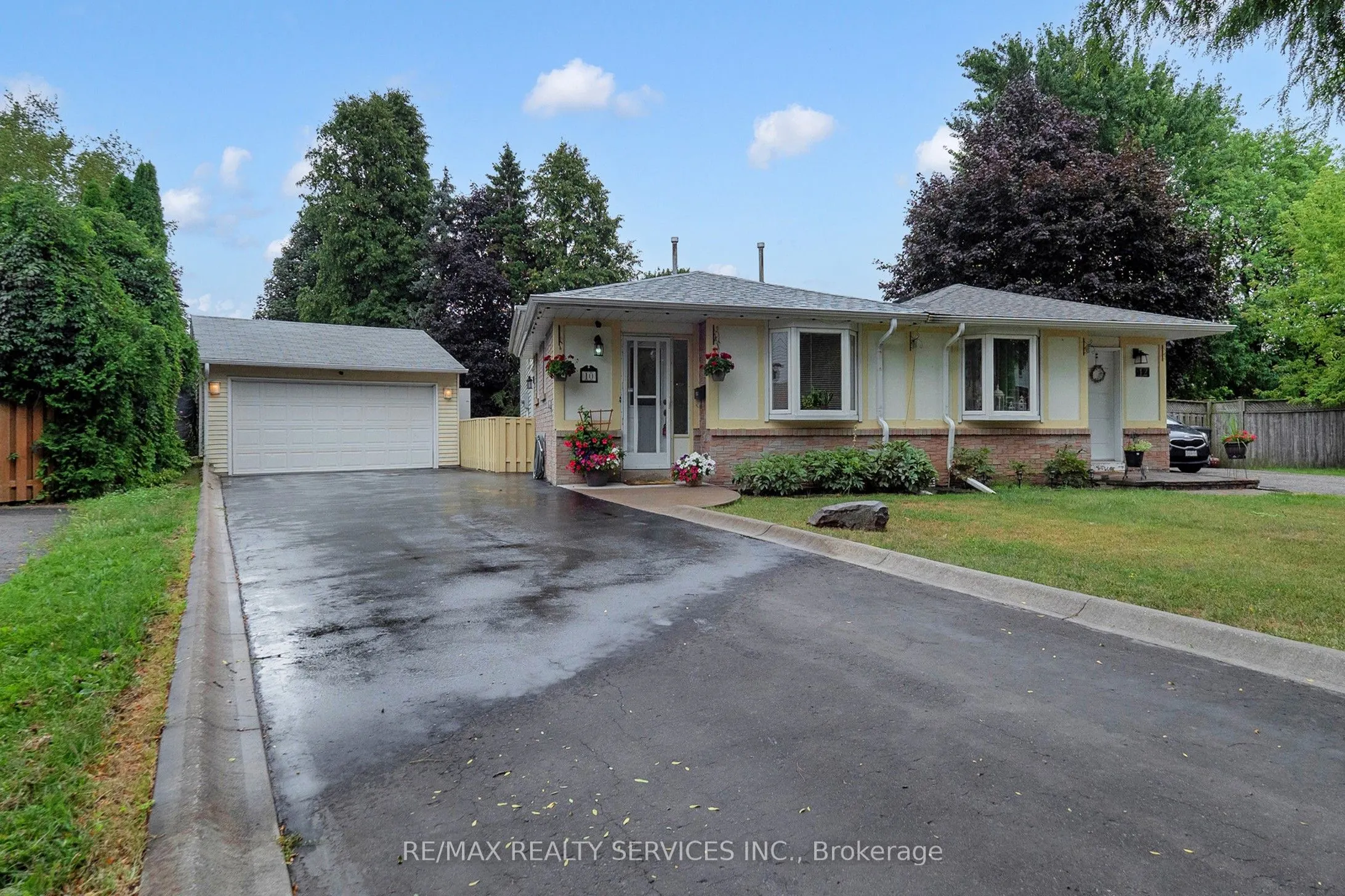 10 Minton Place