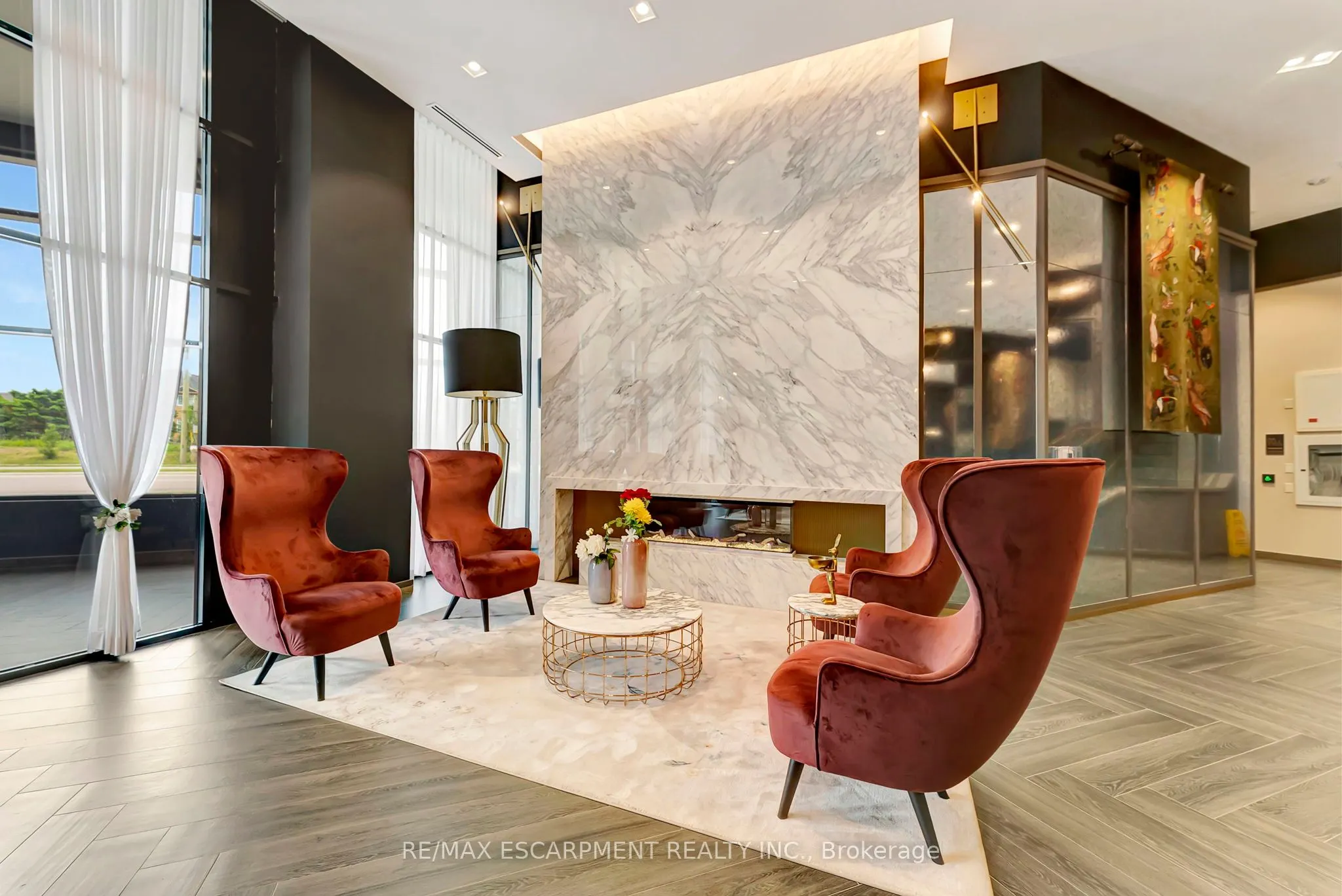 405 Dundas Street W, #702