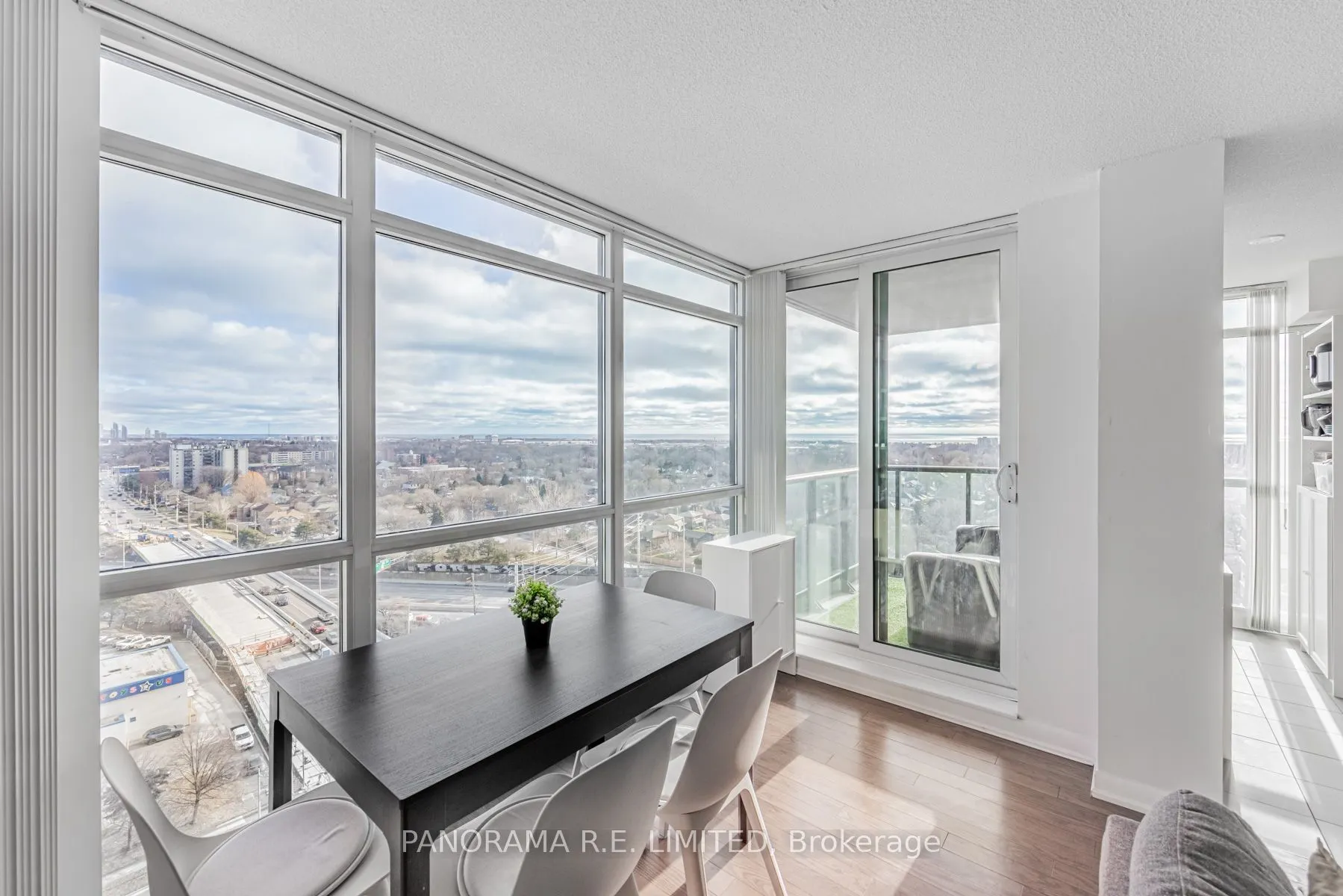 215 Sherway Gardens Road, #1702