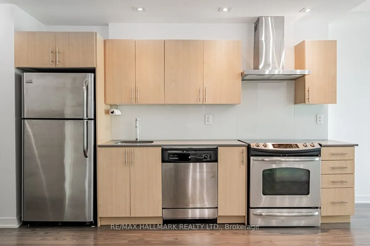 165 Legion Road N, #1034