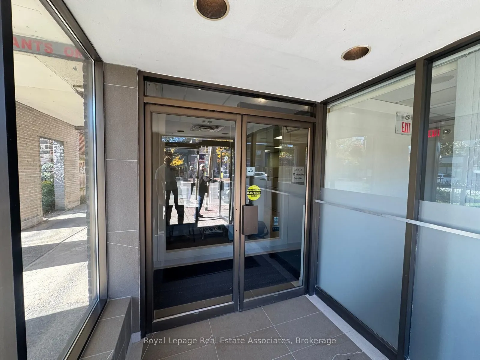 264 Lakeshore Road E