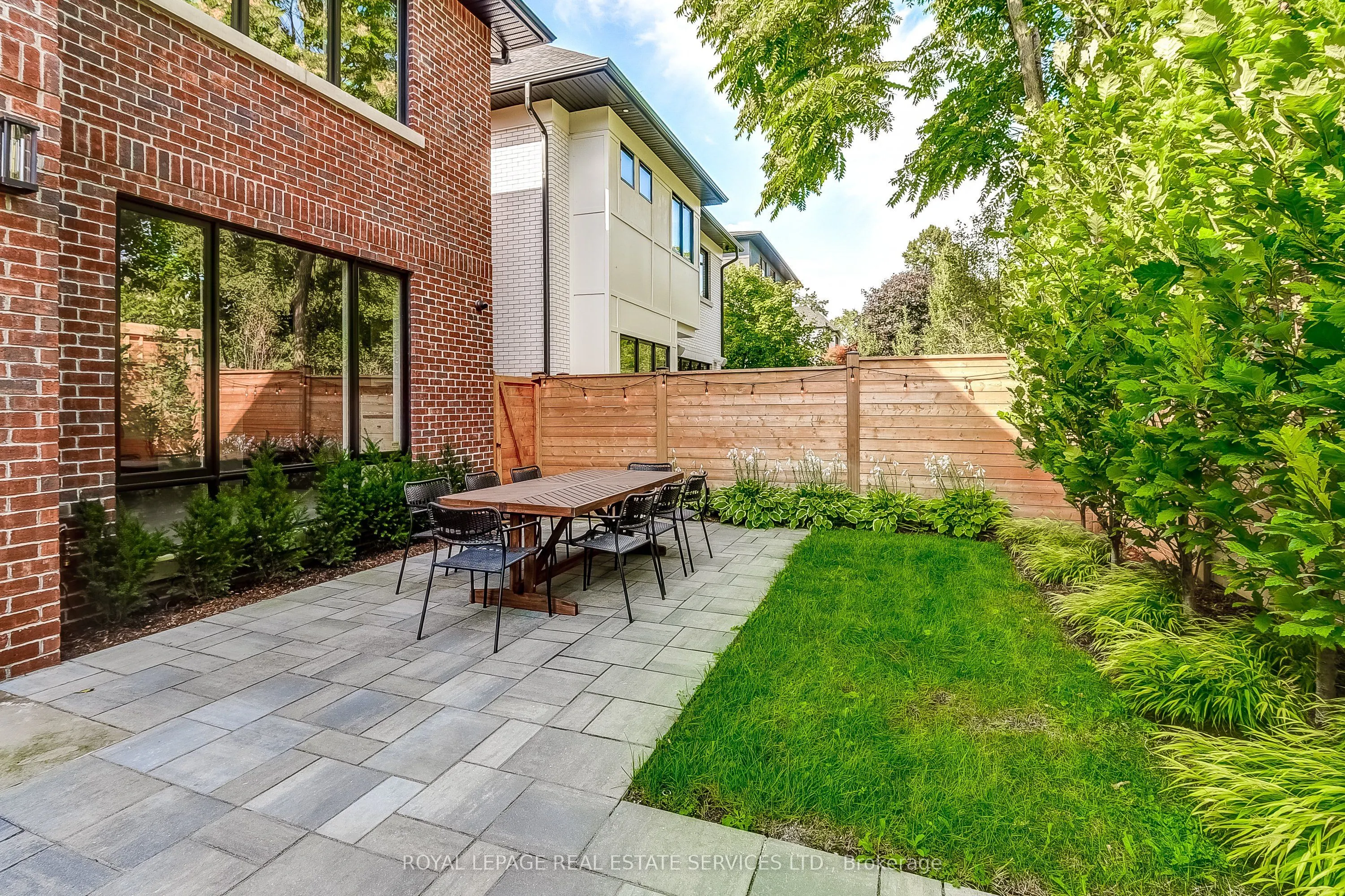 8 Shand Avenue