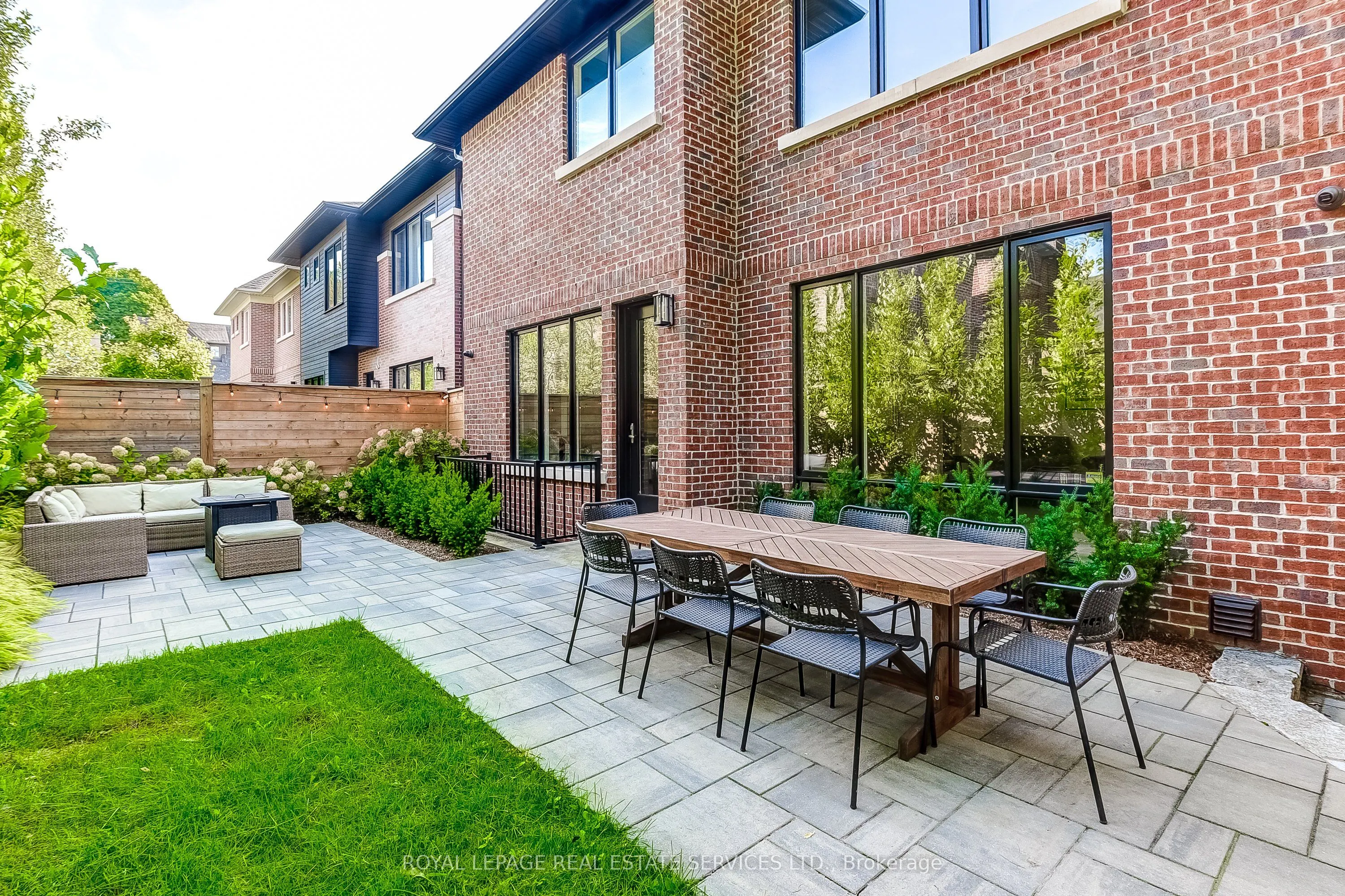 8 Shand Avenue