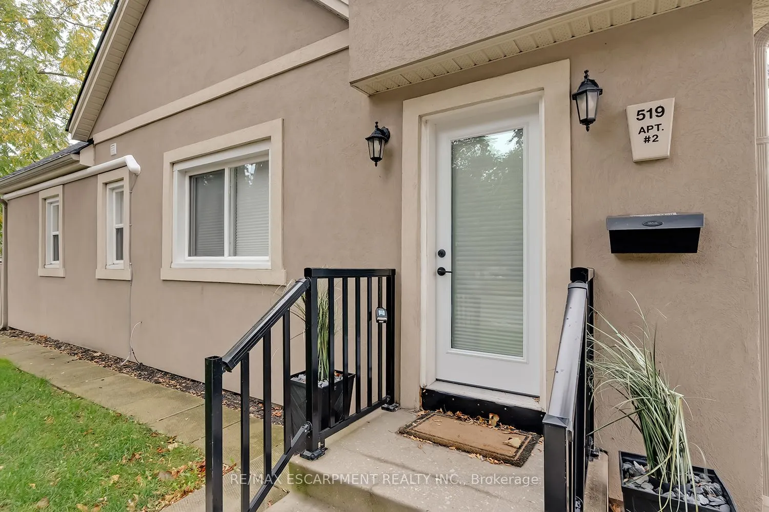 519 Elizabeth Street, #2