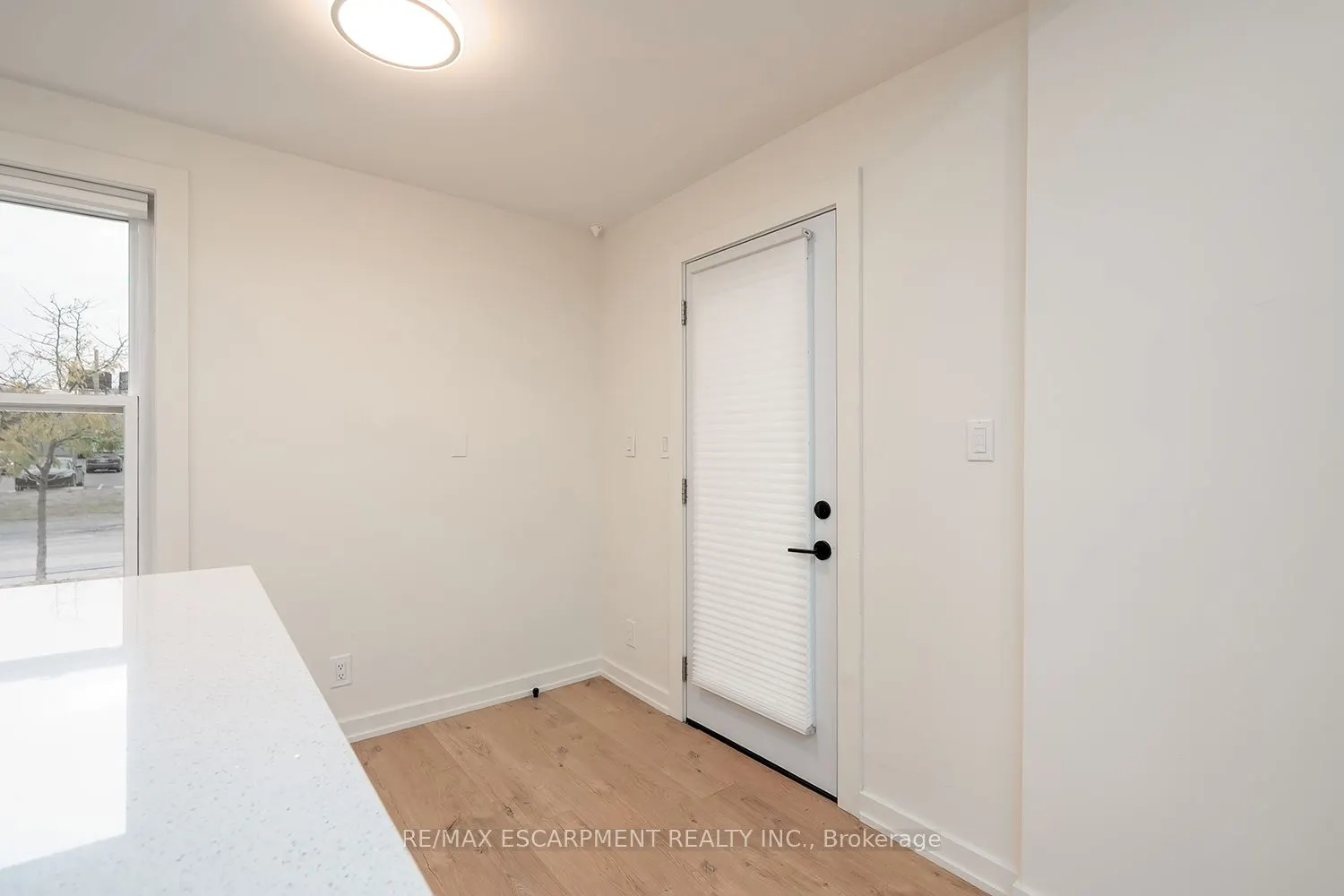 519 Elizabeth Street, #2