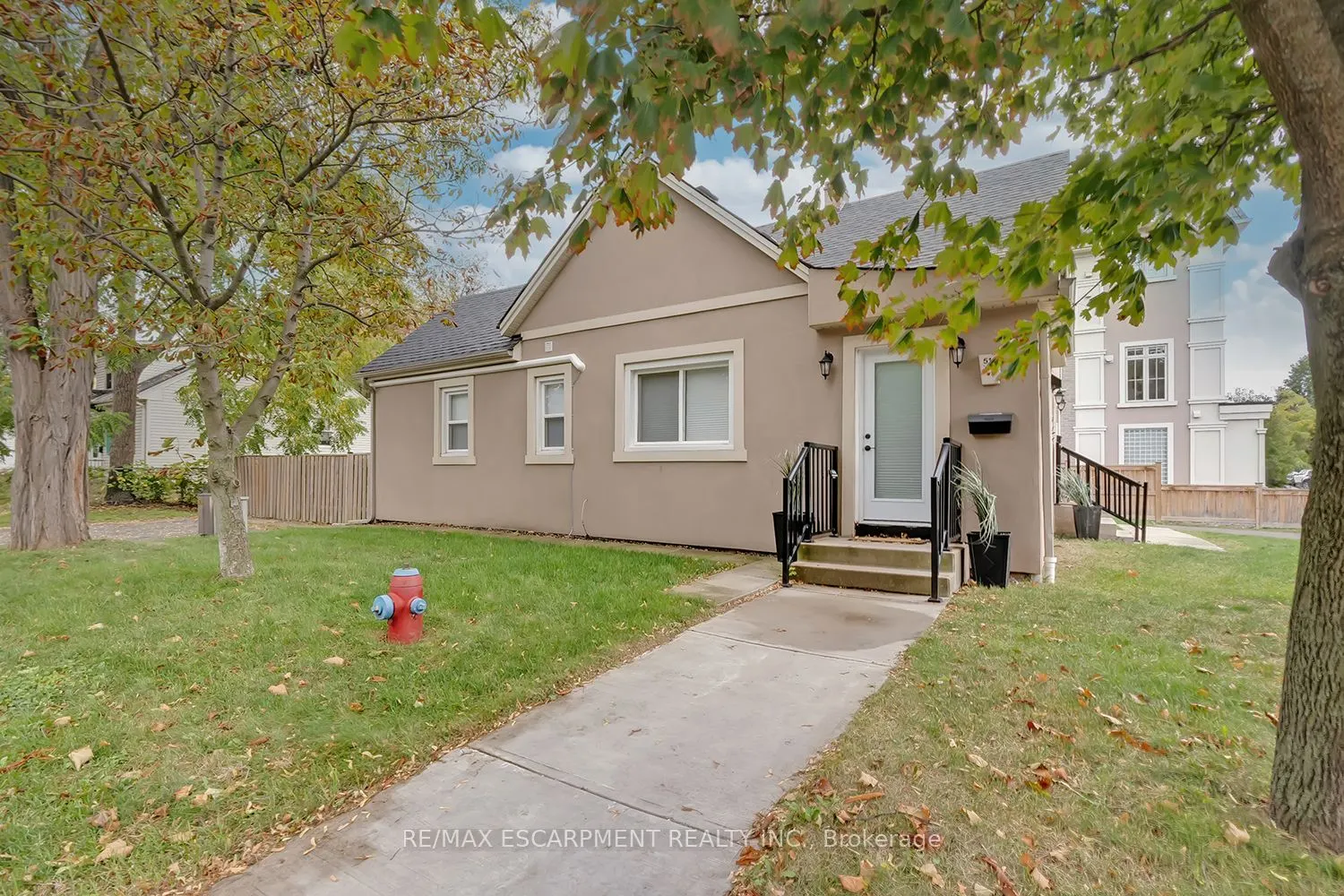519 Elizabeth Street, #2