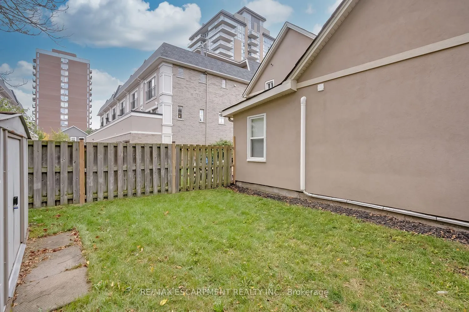 519 Elizabeth Street, #2