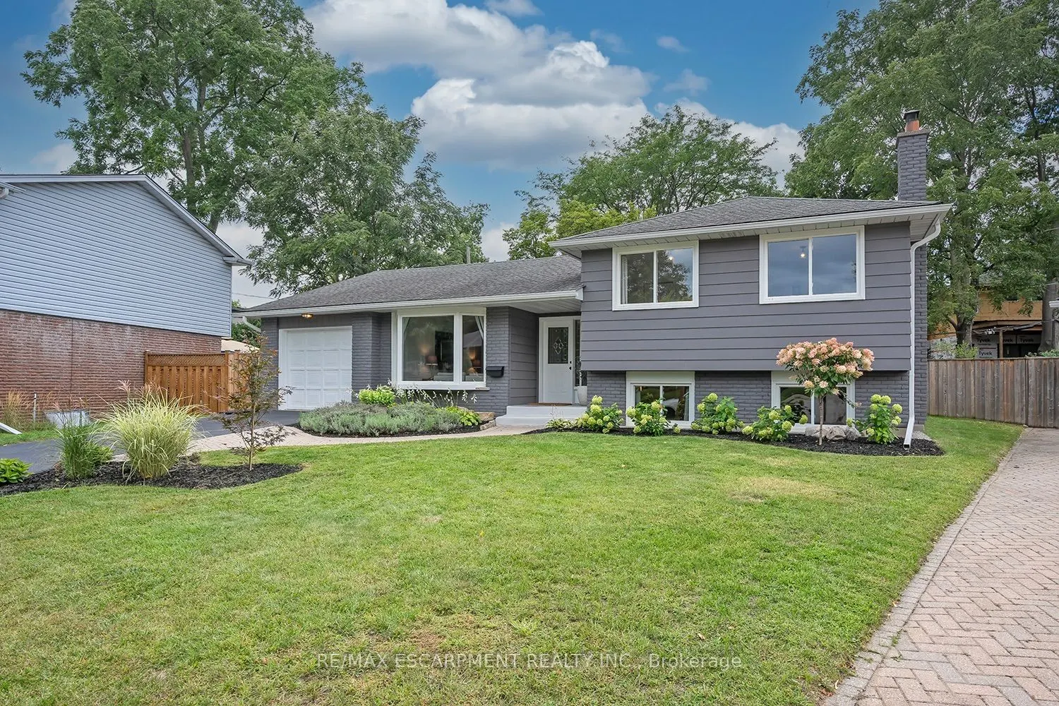 406 Oakwood Drive