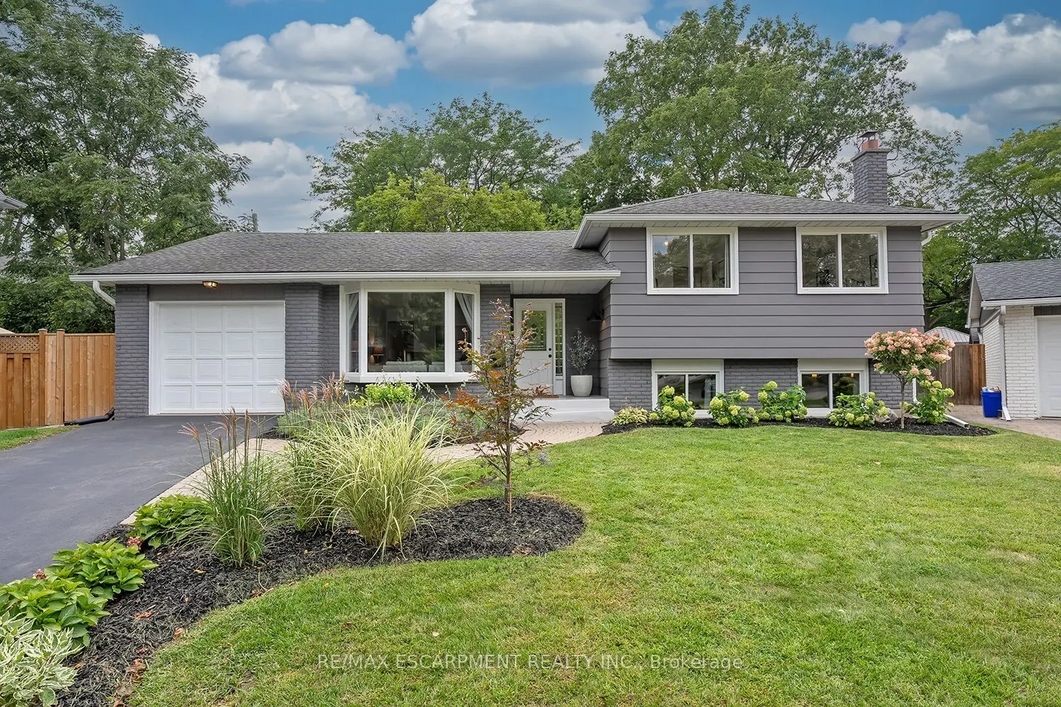 406 Oakwood Drive