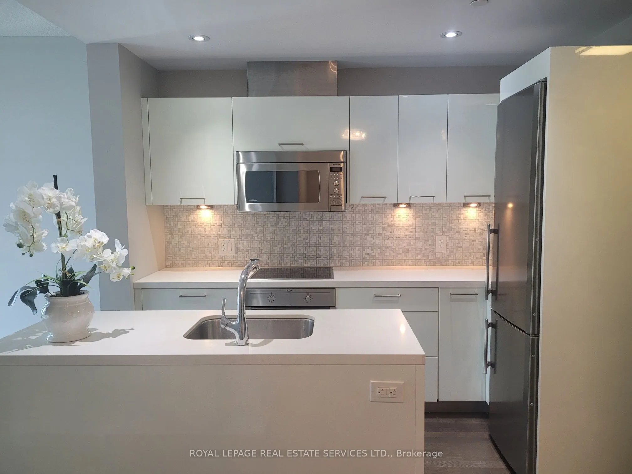 90 Park Lawn Road, #2303