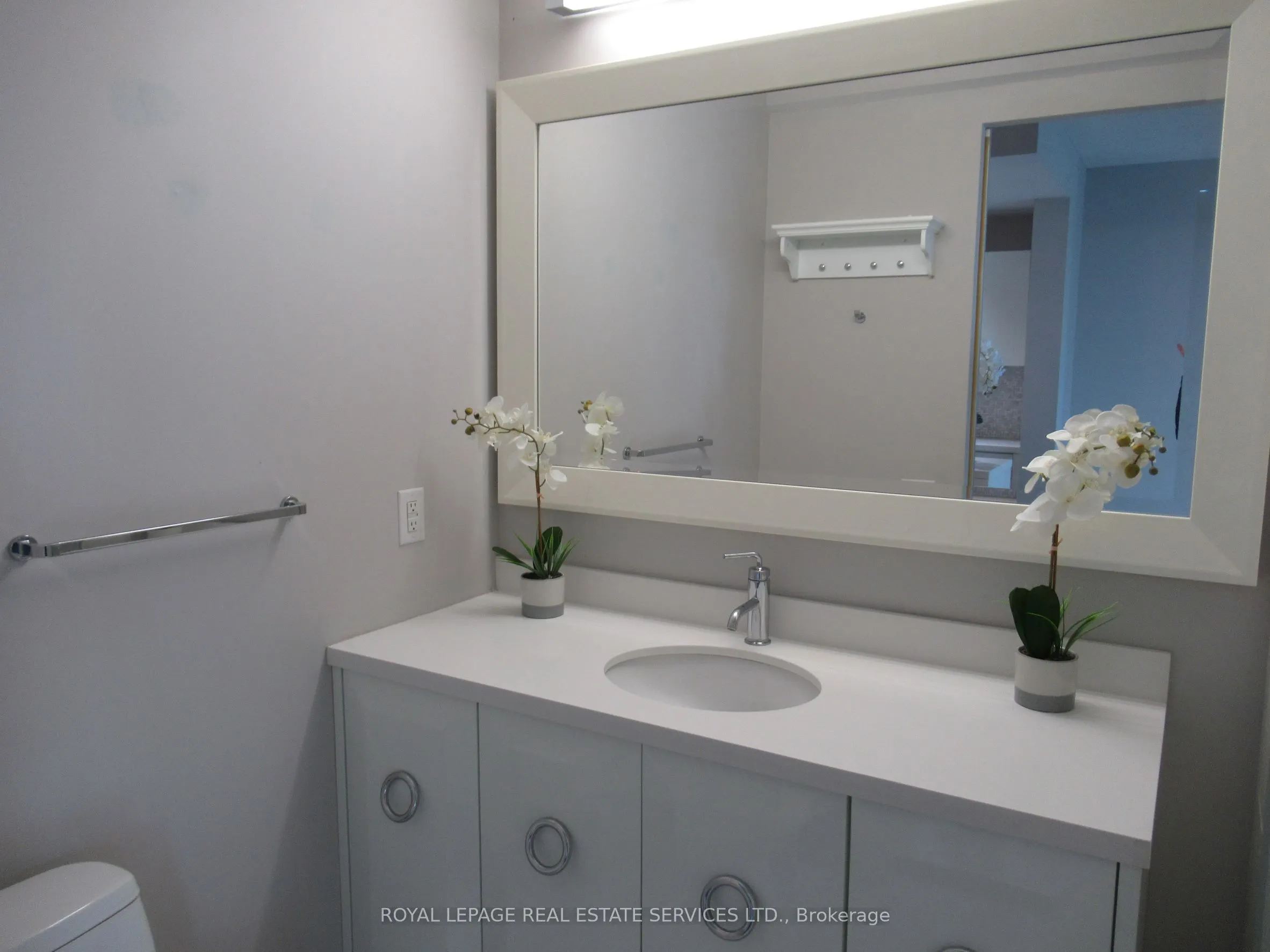 90 Park Lawn Road, #2303