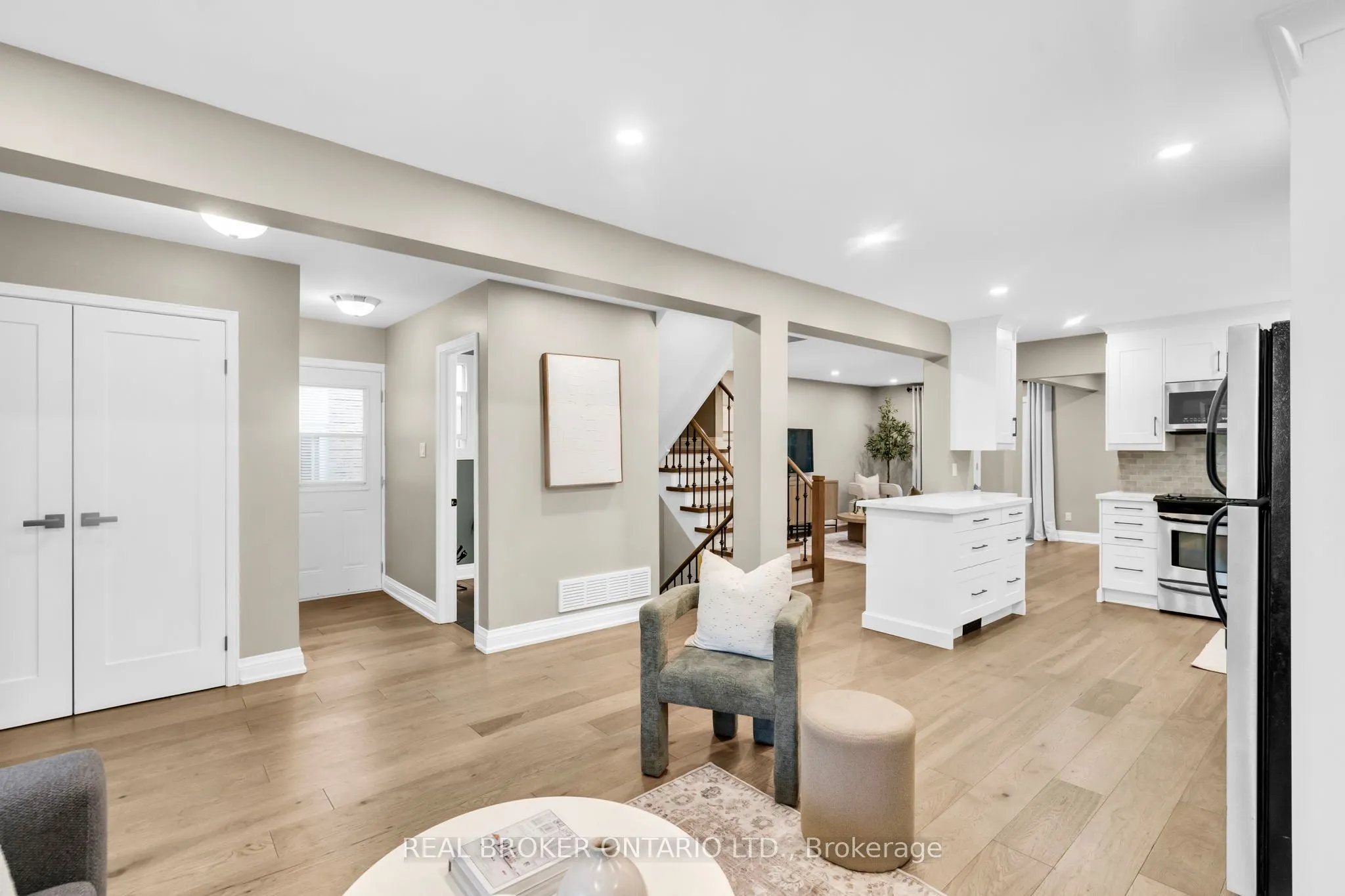 782 Laurier Avenue