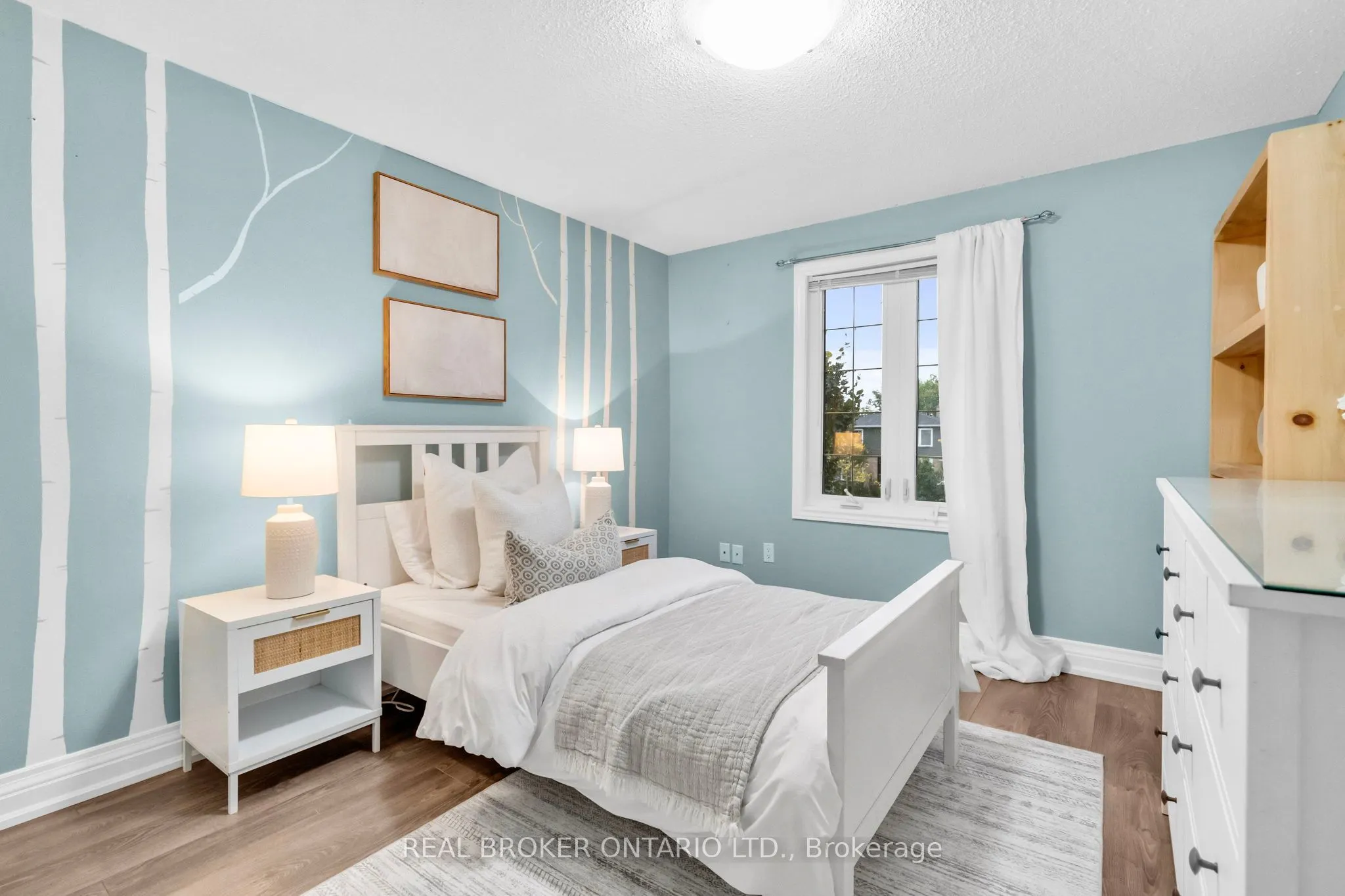 782 Laurier Avenue
