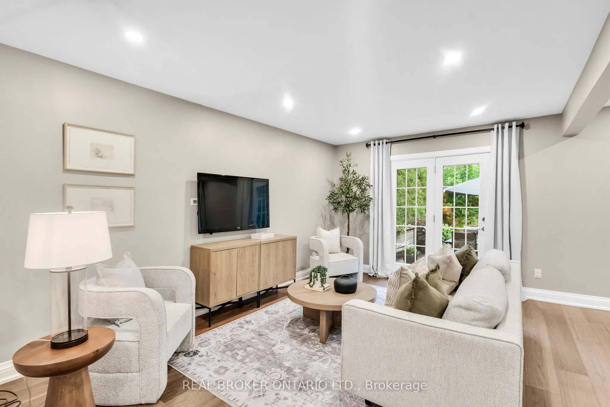 782 Laurier Avenue