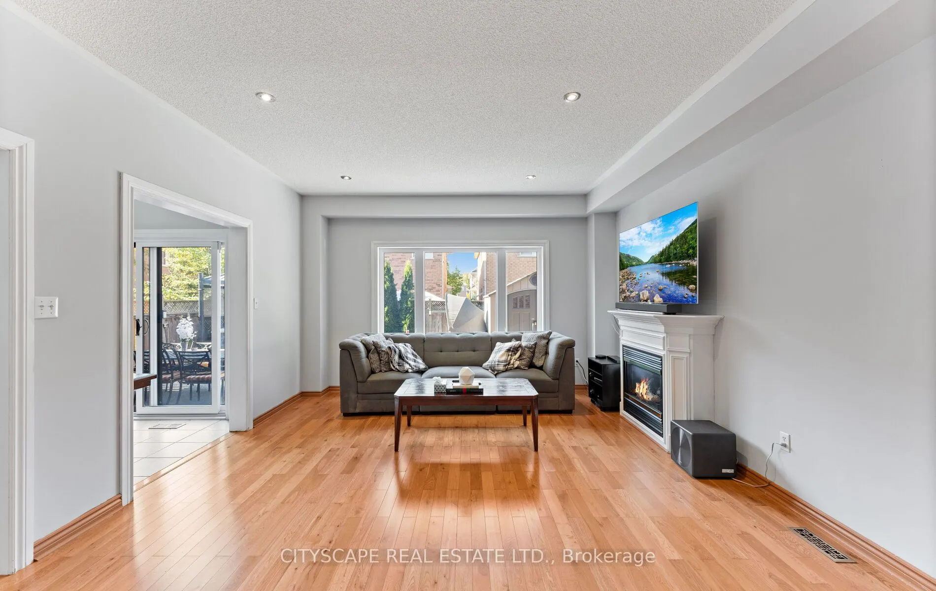 5760 Raftsman Cove Street