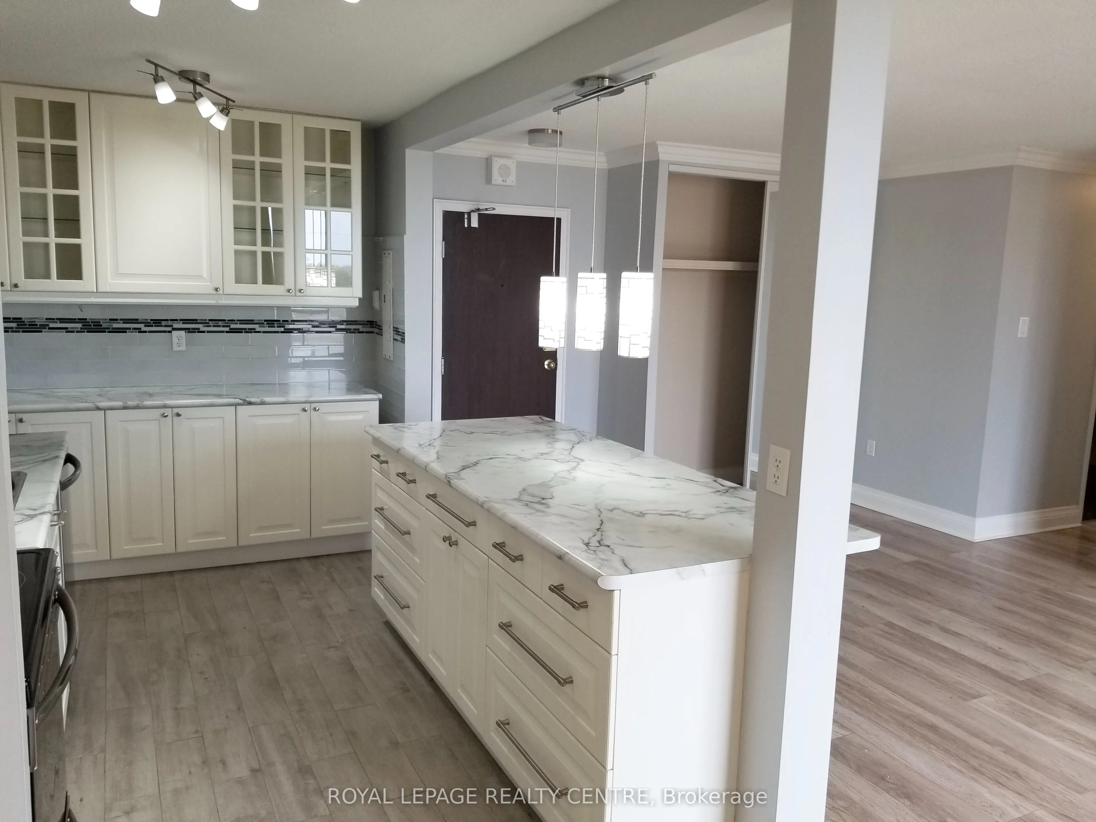 3170 Kirwin Avenue, #1004