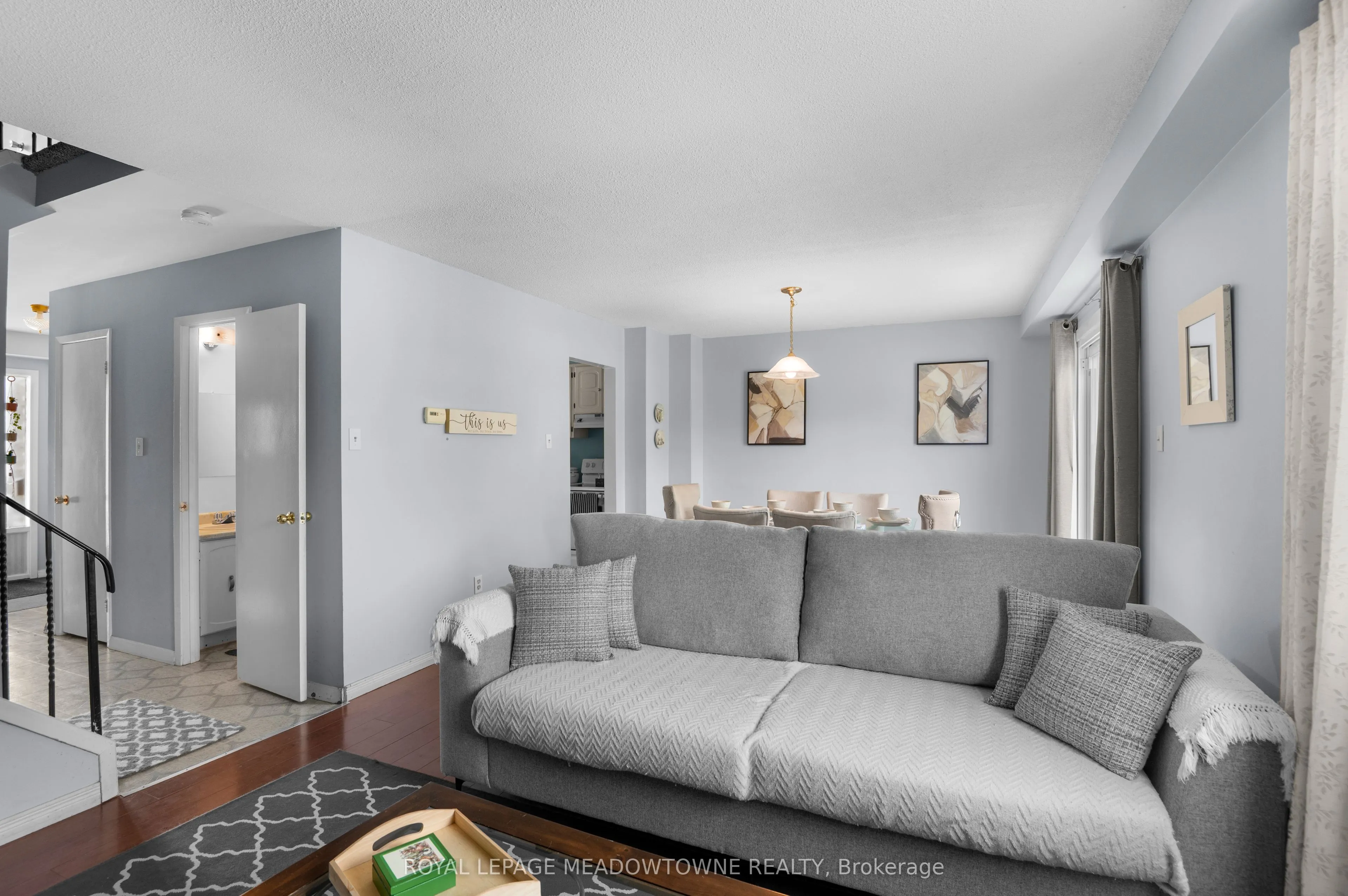 6058 Starfield Crescent