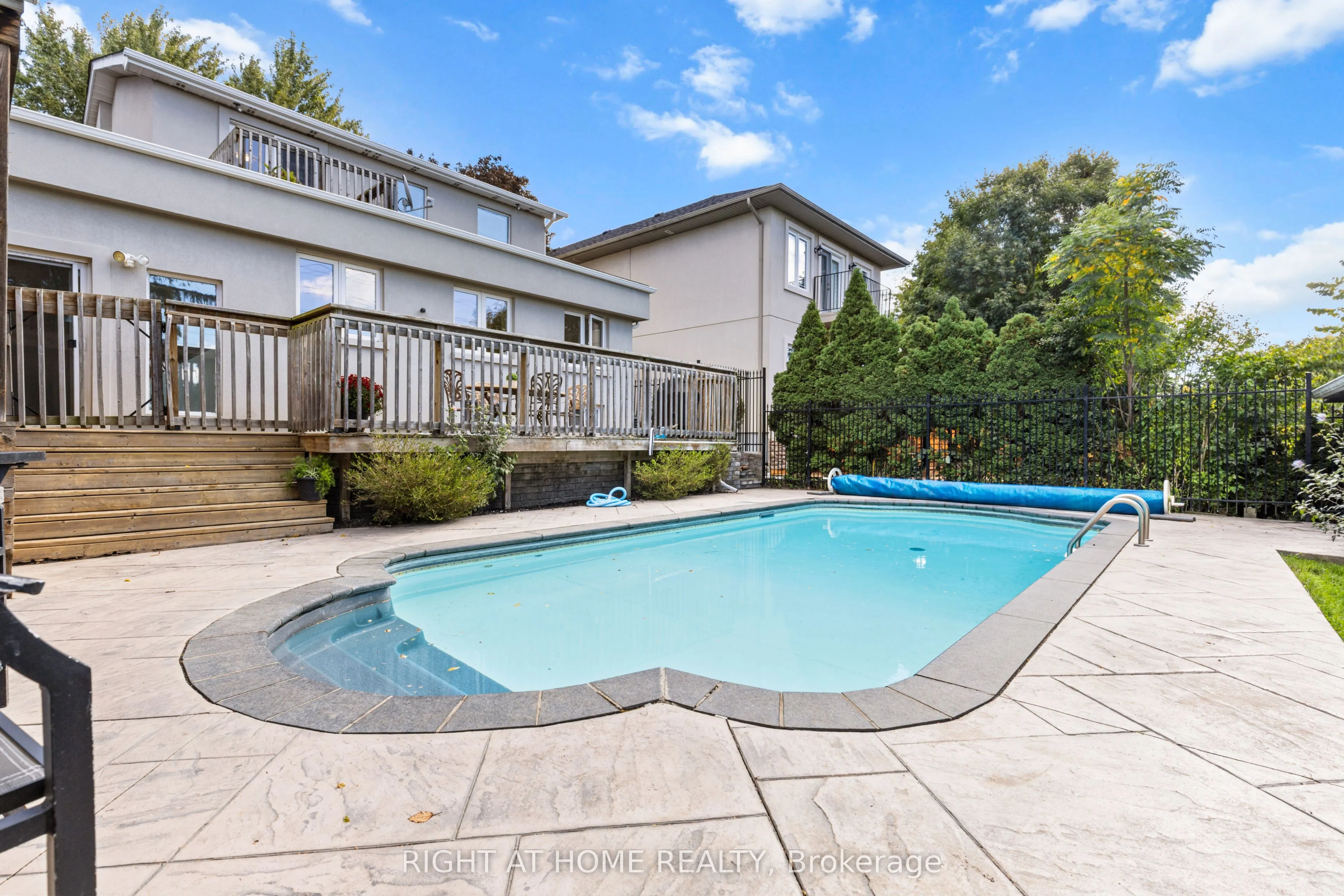 10 Haliburton Avenue