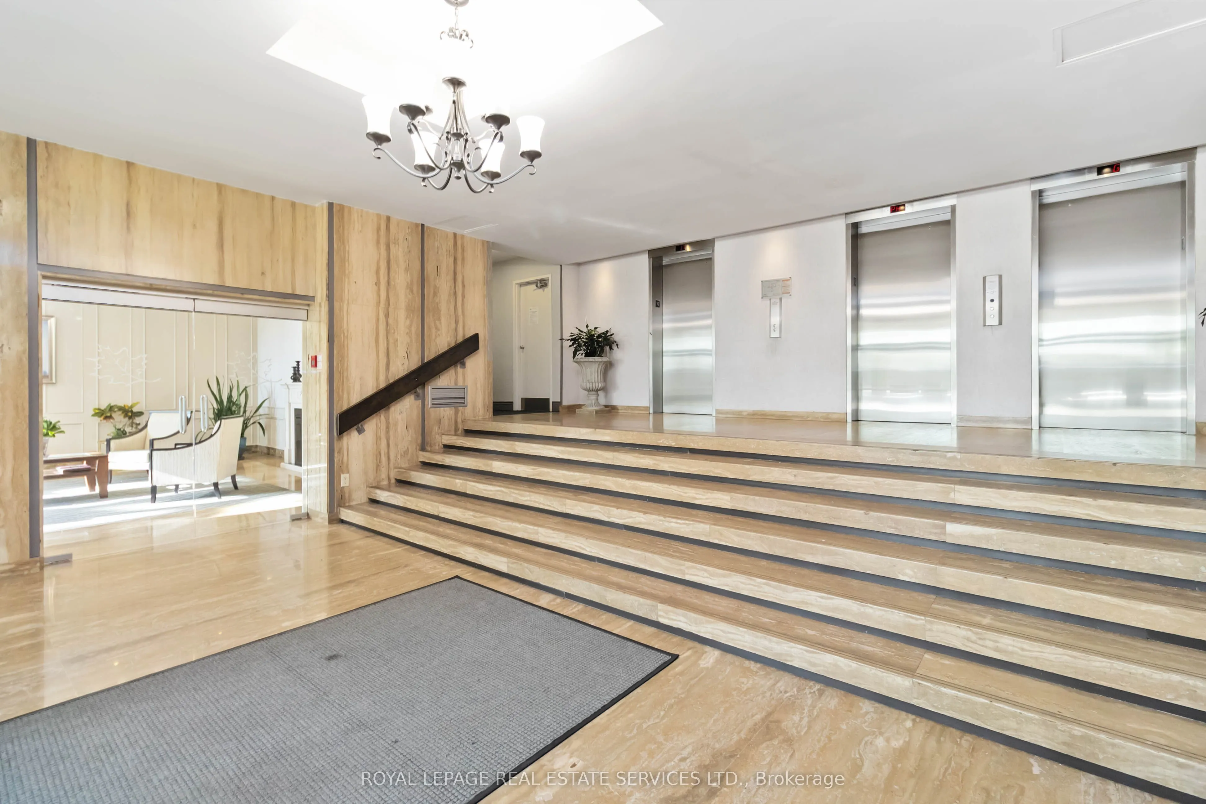 1359 White Oaks Boulevard, #602