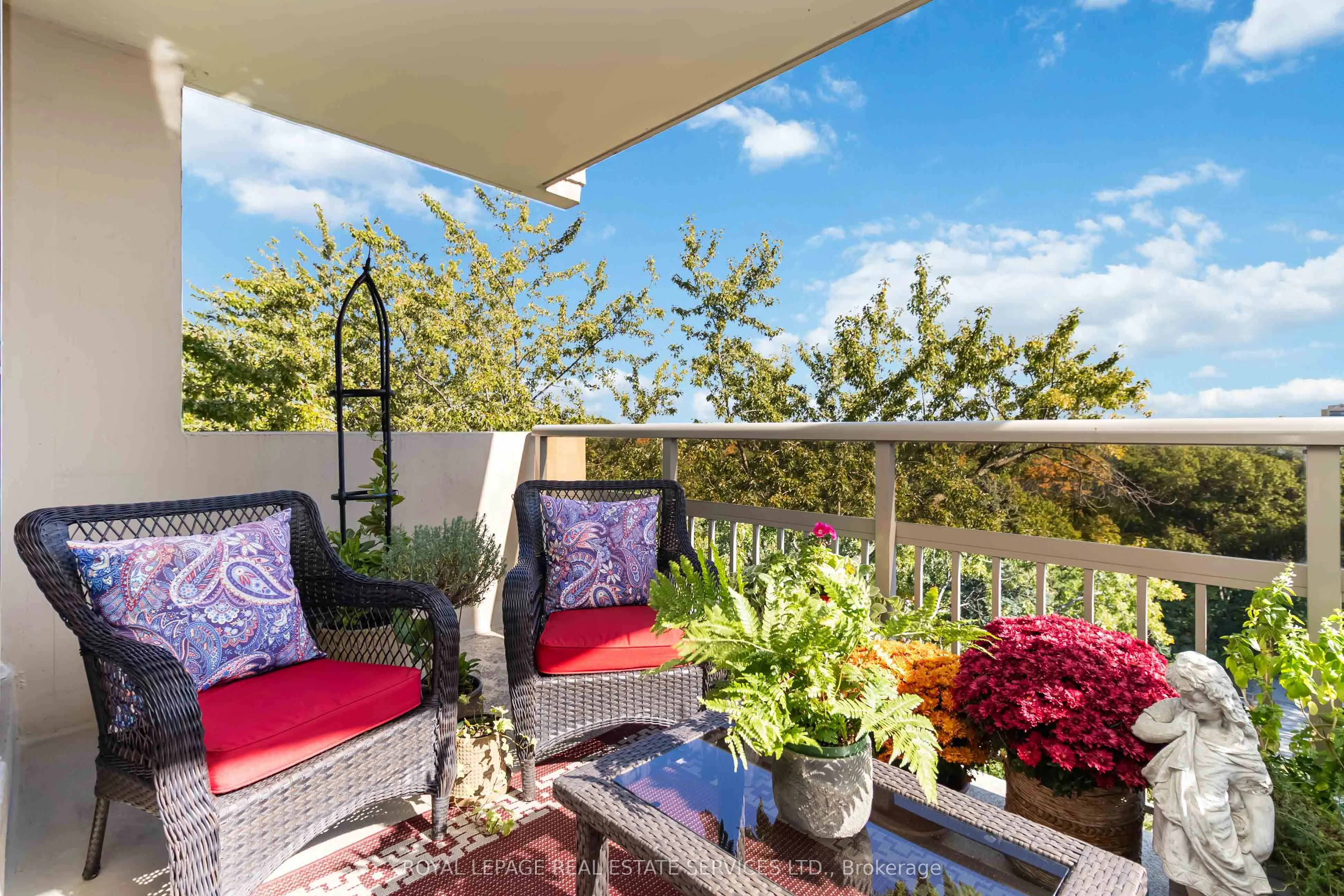1359 White Oaks Boulevard, #602