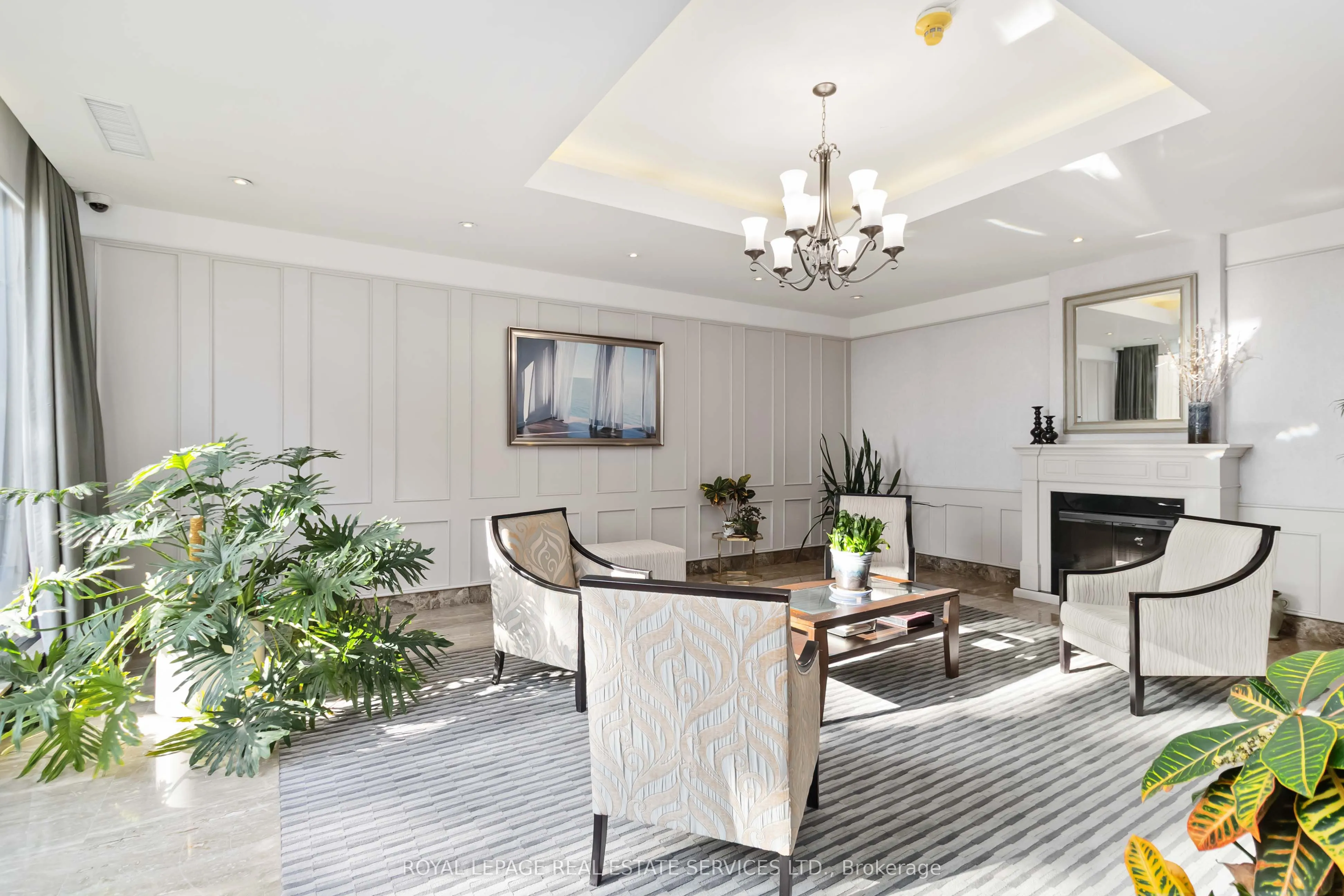 1359 White Oaks Boulevard, #602