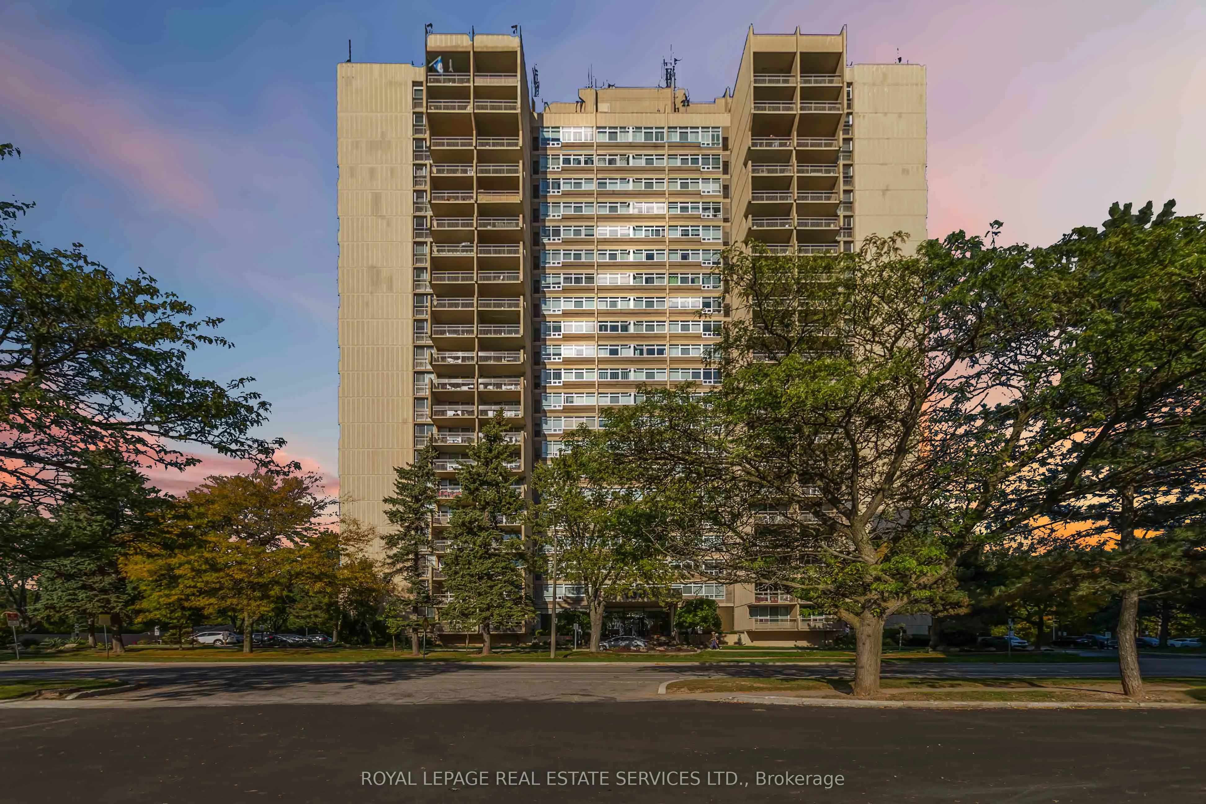 1359 White Oaks Boulevard, #602