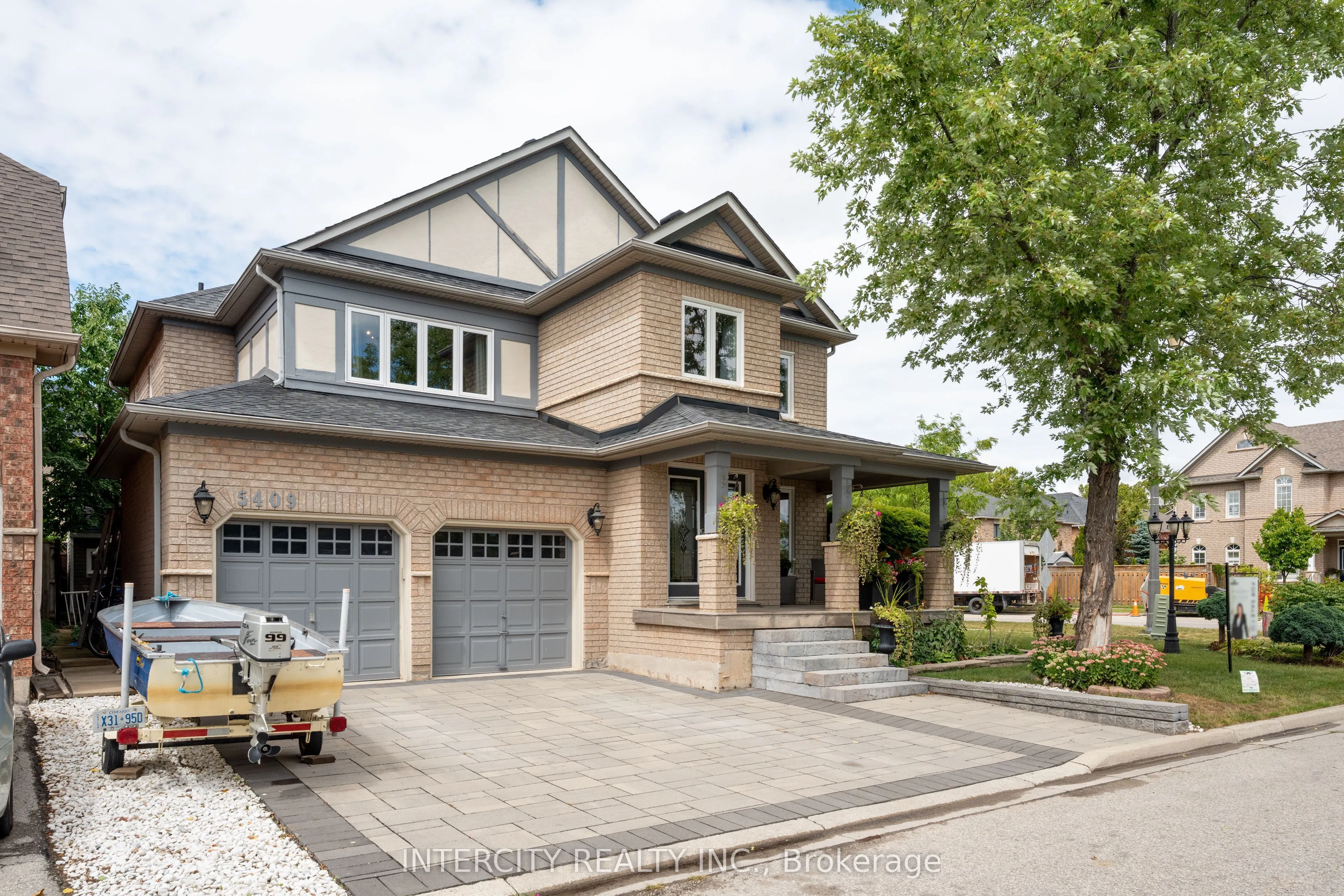 5409 Duchess Court